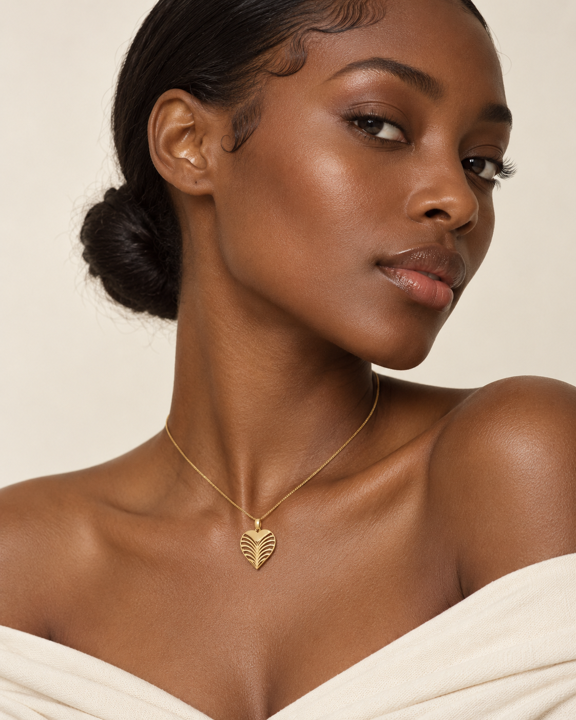 18K Yellow Gold Openwork Heart Pendant Necklace