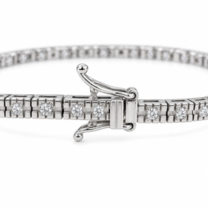 18K White Gold Diamond Station Link Bracelet