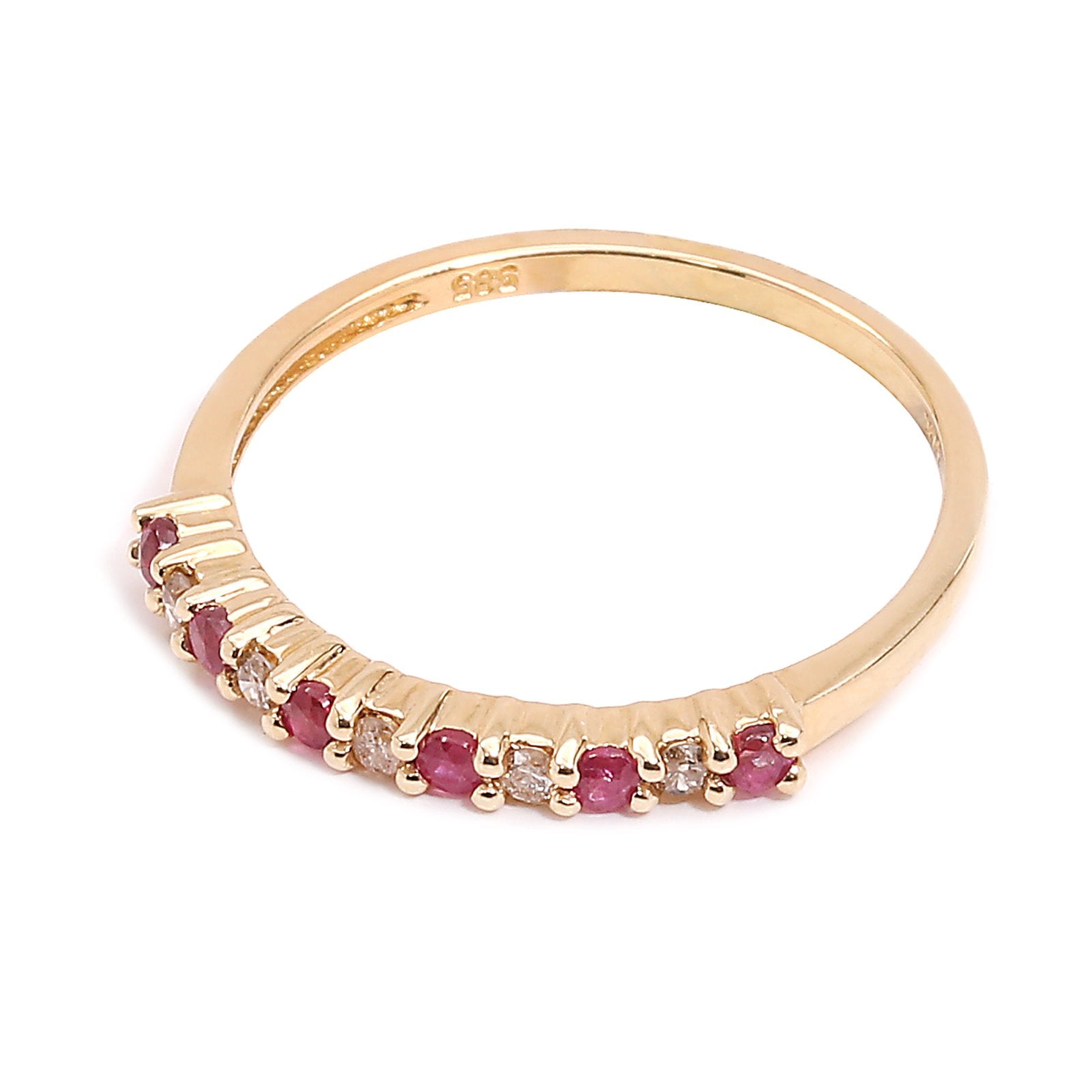 Yellow Gold Ruby and Diamond Band. 14k. R: 0.12ct, TDW: 0.05ct