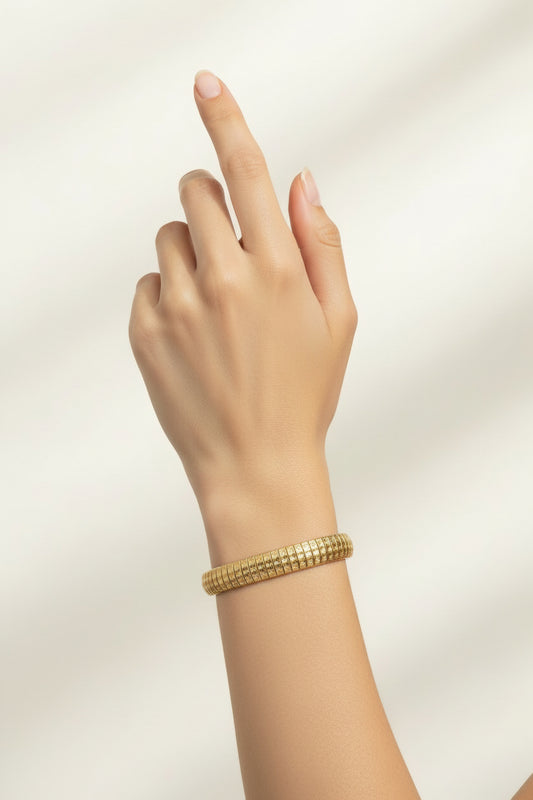14K Italian Yellow Gold Diamond Cut Texture Bracelet.