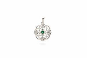 Sterling Silver Flower Shape with Green Jade In the Middle Pendant 925