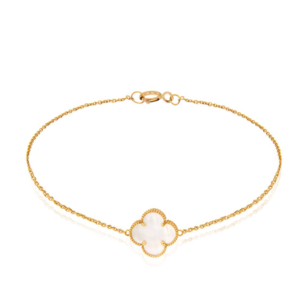 Yellow Gold Chain Bracelet setting with one Mother of Pearl Clover Length: 7 to 7 3/4 Inches18k  3.39gr