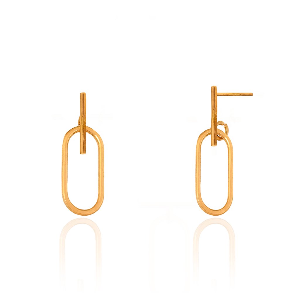 Yellow Gold dangling earring  A Oval shape gold hanging from a bar 18k 2.57gr
