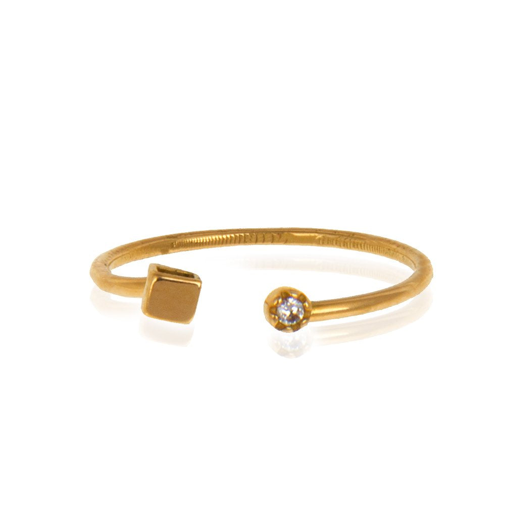 Yellow gold open ring with square and CZ at the end of shanks 18k 0.75gr