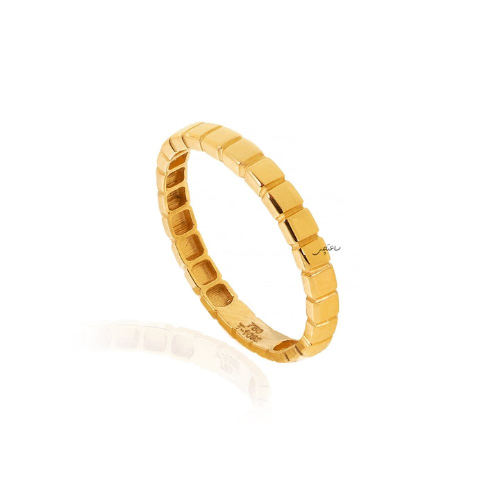 18K Yellow Gold ring with square design size 6 1/2 1.33gr
