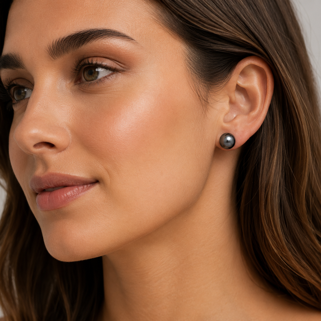 14K White Gold Tahitian Black Pearl Stud Earrings