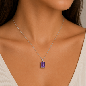 18K White Gold Amethyst Pendant.