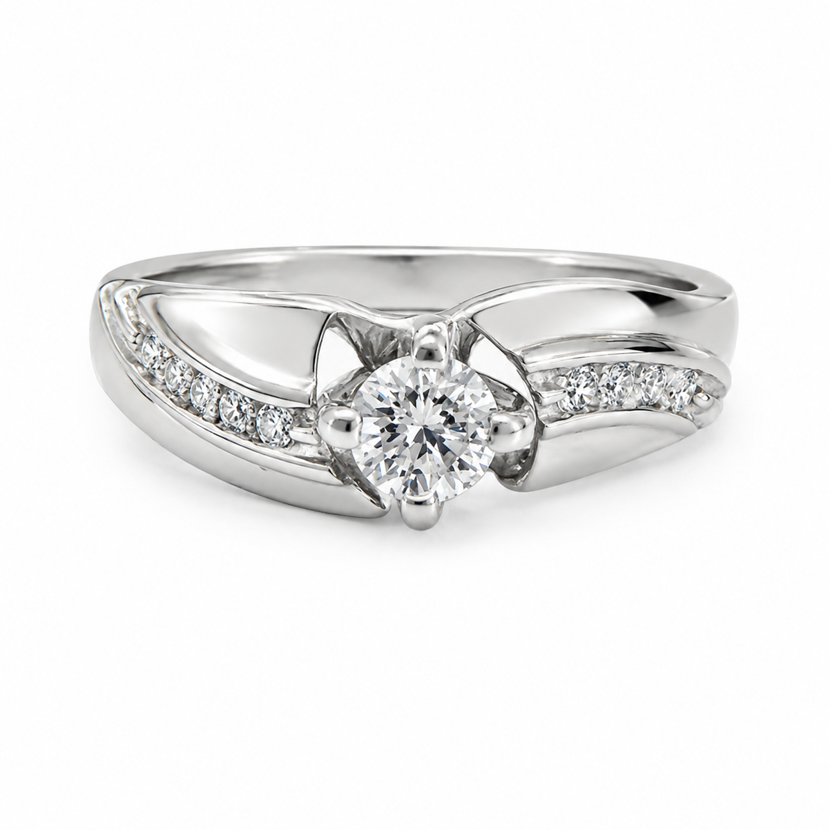 14K White Gold Diamond Ring and Accent. TDW: 0.36ct