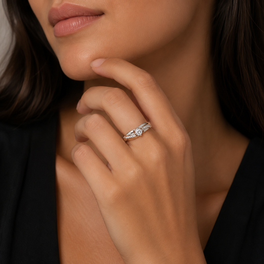 14K White Gold Diamond Ring and Accent. TDW: 0.36ct