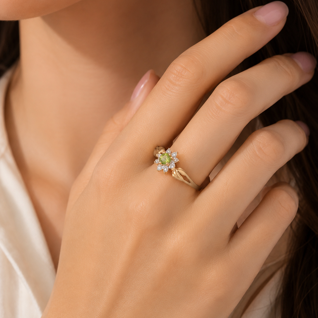 10K Yellow Gold Ring Peridot and Diamonds