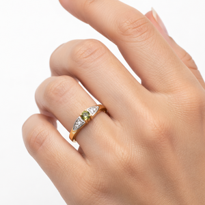 10k Yellow Gold Peridot and Diamond Ring, P: 0.24ct