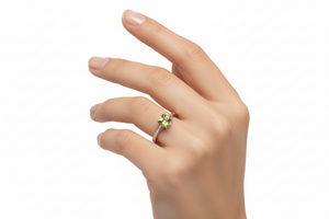 White Gold Ring with Oval Peridot 14k