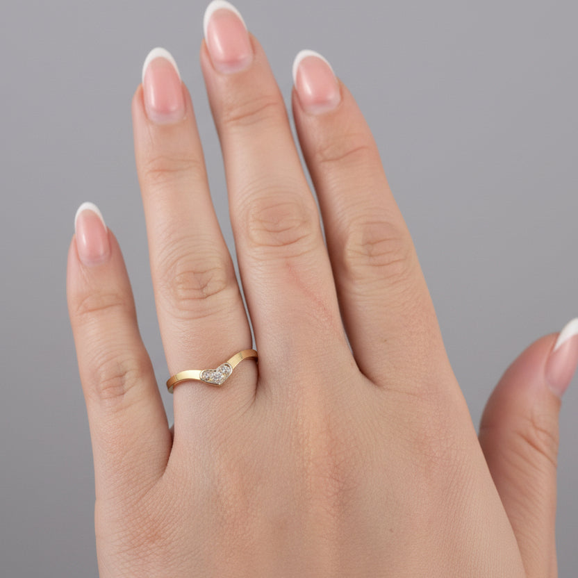 10k Yellow Gold Diamond V shaped Diamond Heart Ring