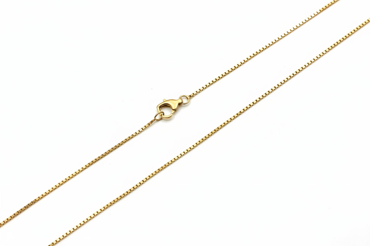 18K Yellow Gold Box Chain with Heart Shape Clasp. 3.25 gr 16"