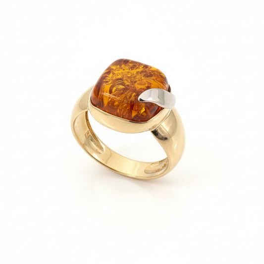 18K Yellow Gold Setting with Natural Amber Ring