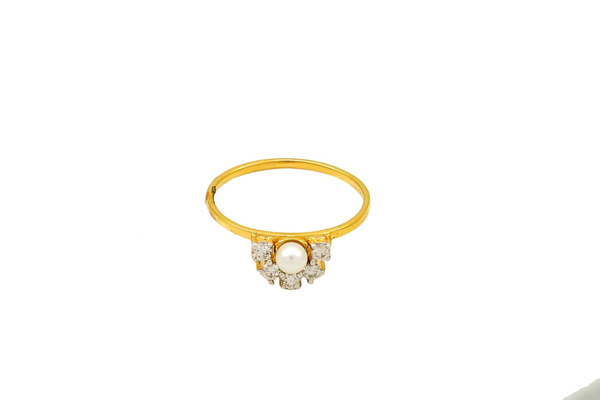 Yellow Gold Ring Half Circle setting with Five Diamonds and one Pearl14k TDW:0.2ct 1.46gr