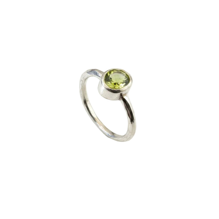 925 Sterling Silver Rose Cut Bezel-Set Peridot Ring