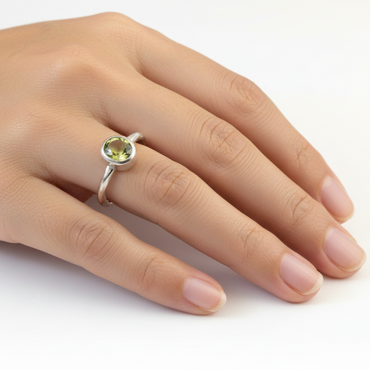 925 Sterling Silver Rose Cut Bezel-Set Peridot Ring