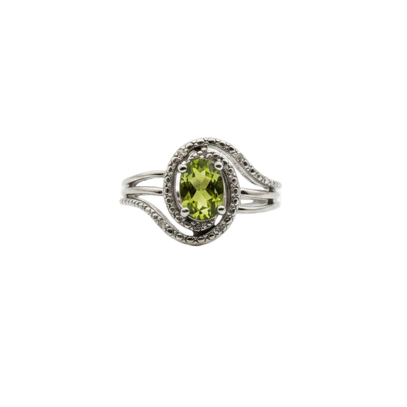 925 Sterling Silver Oval Cut Peridot Ring