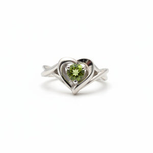 925 Sterling Silver Heart-Set Peridot Ring
