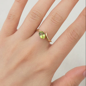10k Yellow Gold Peridot Bypass Solitaire Ring, P: 0.82ct