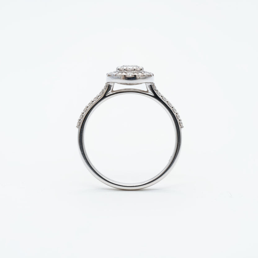 18K White Gold Birks Starry Night Oval Shaped Diamond Ring TDW: 0.78ct VS EF – Resale