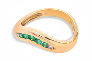 14K Yellow Gold Curve Shape Emerald and Diamond Band. E: 0.15ct TDW: 0.04ct
