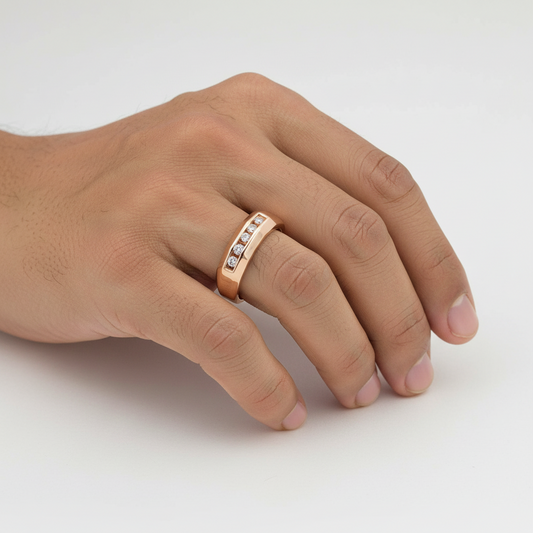 Yellow Gold Ring with 5 Diamonds in Single Row. 14k, TDW: 0.25ct, VS-SI, GH