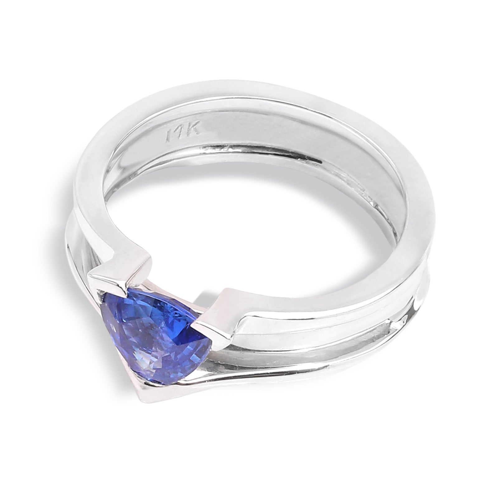 White Gold Triangle Shape Tanzanite Ring. 14k,, T: 0.75ct