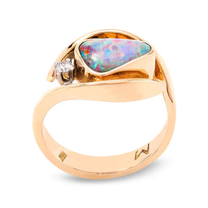 Yellow Gold Synthetic Triangular Shape Opal with Diamond Ring, 18k, TDW: 0.05ct