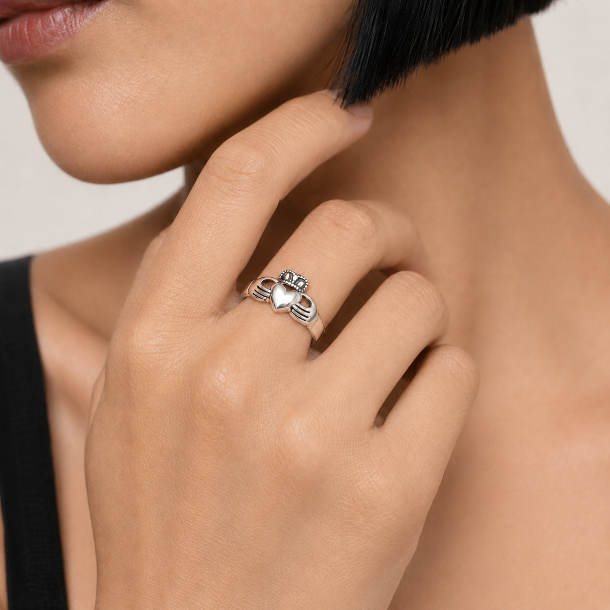 925 Sterling Silver High Polished Claddagh Ring