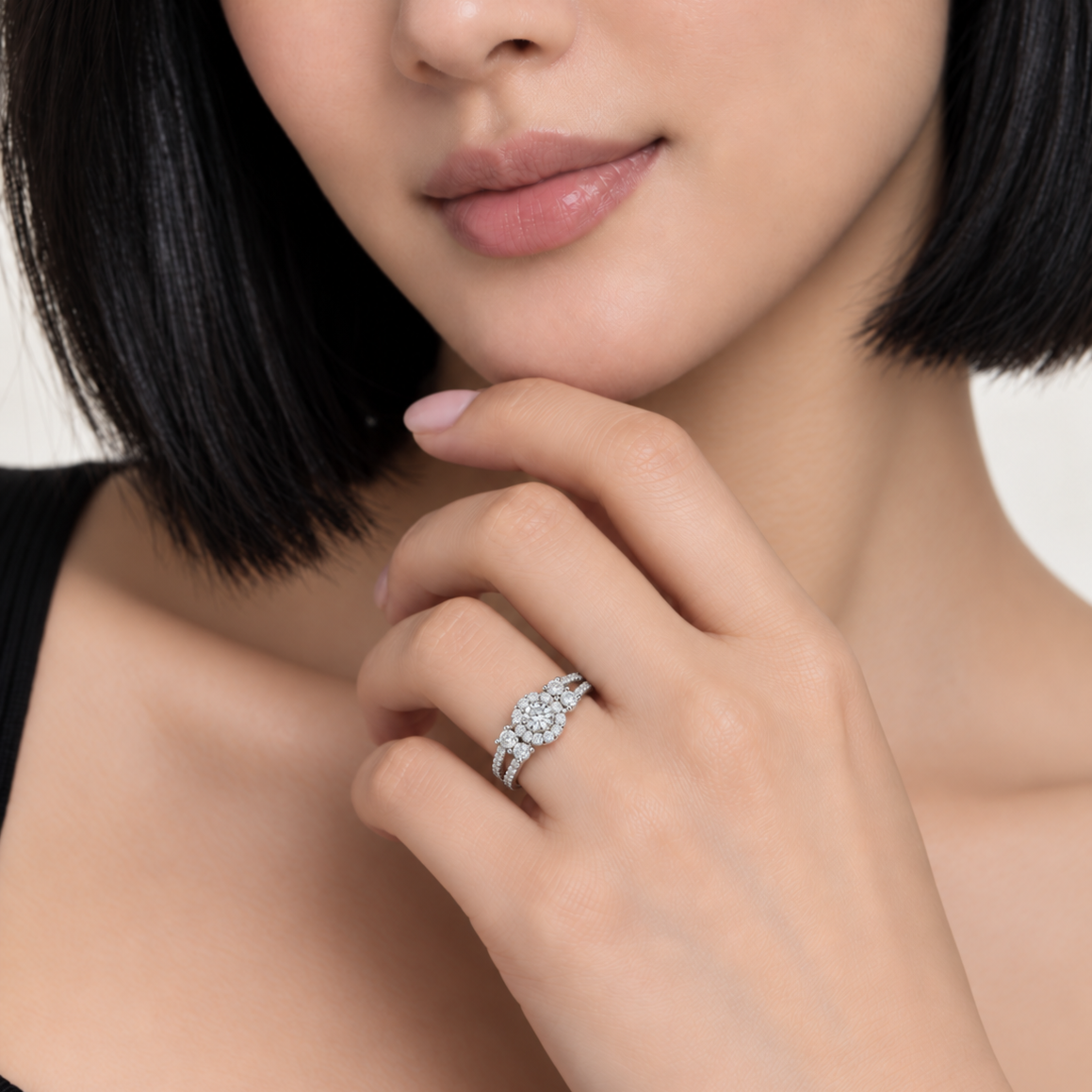 18K White Gold Diamond Flower Cluster Ring Split Shank