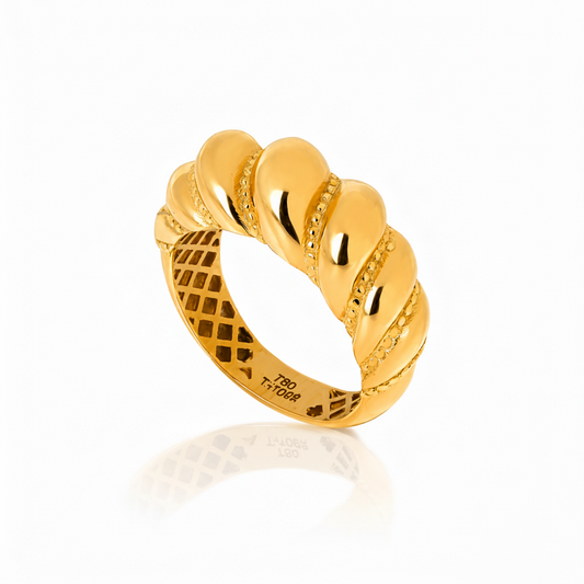 18K Yellow Gold Croissant Shape Ring
