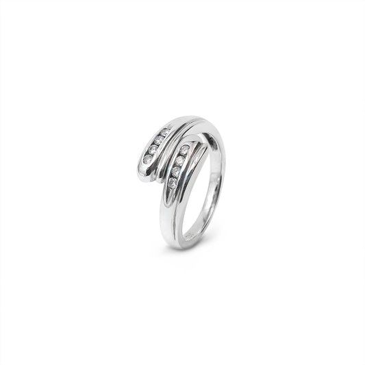 White Gold Diamond Ring 8 Round Diamonds in 2 rows on top 0.16 TCW SI F-G