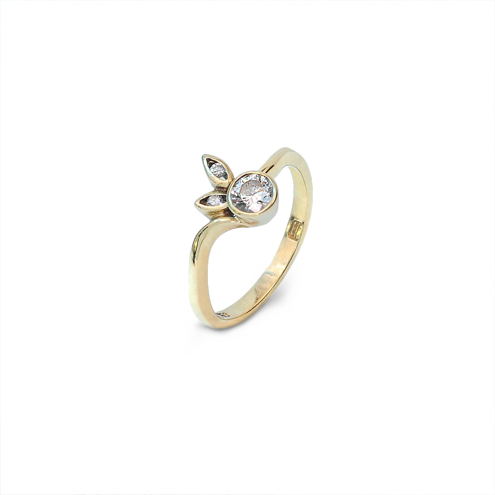 Yellow Gold Diamond Ring Centre Diamond: 0.3ct  and Two Small Diamonds in Leaf Shapes. 18k TDW:0.32ct VS H 2.6gr