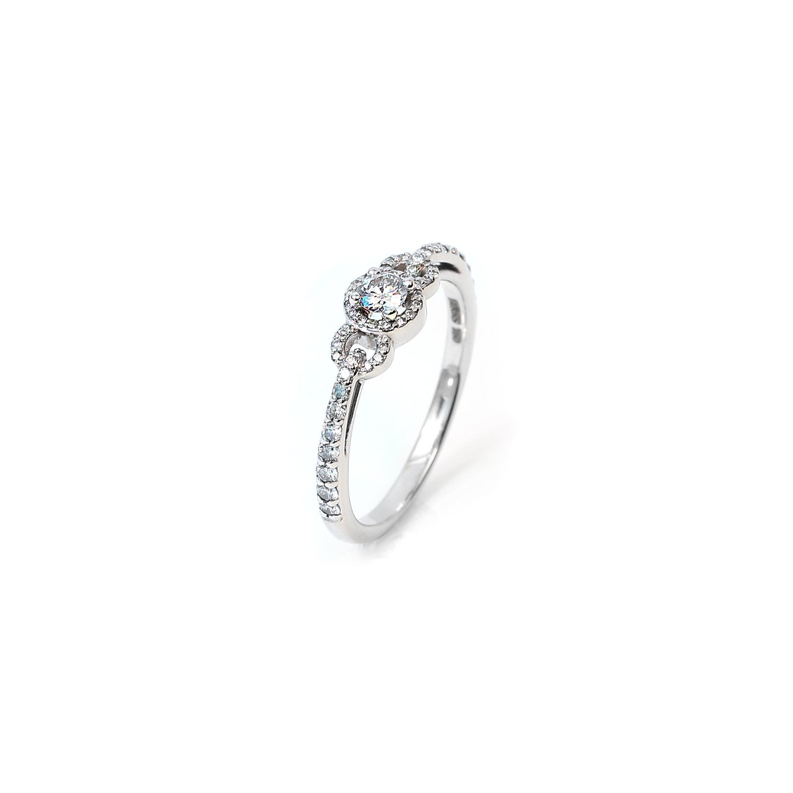 White Gold Diamond Ring Band Three Linked Circles on Top. Centre Diamond: 0.14ct and 44 Small Round Cut Diamonds on Two Side Circles and Shanks. TDW: 0.51ct VS-SI FH. 18k 2.75gr