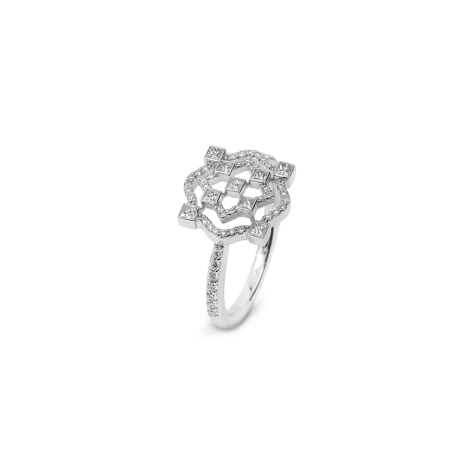White Gold Ring  Flower style with all diamonds on setting 14 Round diamonds on the shanks and 36 Round diamonds on the top plus 9 Princes cut diamonds TDW: 0.86  VS EF color 18k  4.46gr