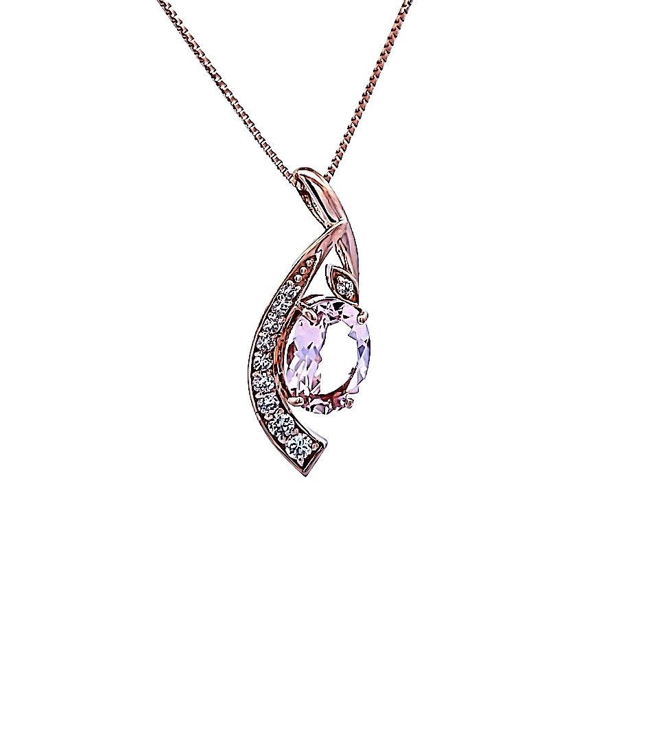 Rose Gold Morganite and Diamond Necklace. 18k 2.6gr M: Oval 8x6x3.5 mm 0.93ct. TDW: 0.1ct. Adjustable chain 16-18".