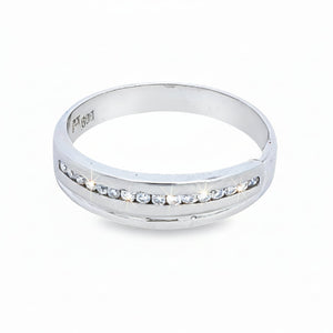 Platinum Diamond Band with 16 Round Diamonds in a Row. Pt. 800,TDW: 0.32ct