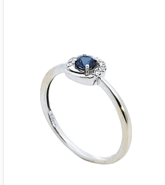 White Gold Sapphire and Diamond Ring. S. 3.5mm .2ct TDW:  .1ct