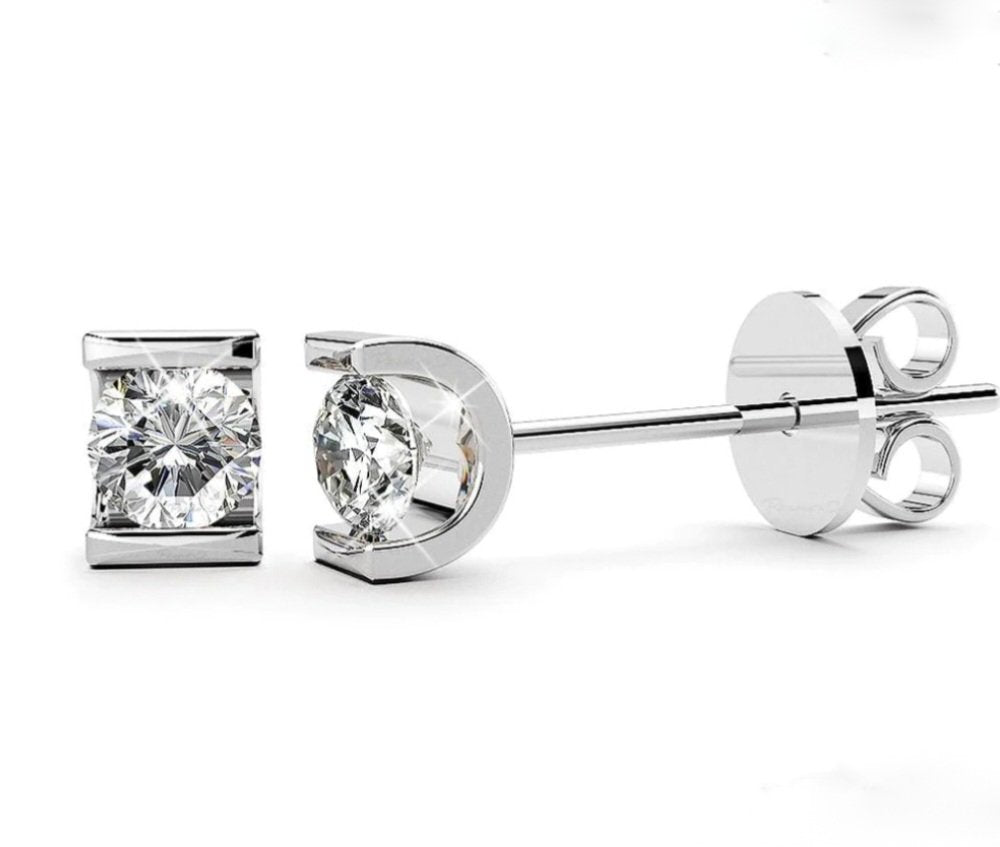 White Gold Solitaire Diamond Earrings. 14k, TDW: 0.15ct, SI H