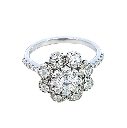 White Gold Flower Shaped Diamond Cluster Ring. 18k, 3.45gr, TDW: 1ct, VS1-2, EF