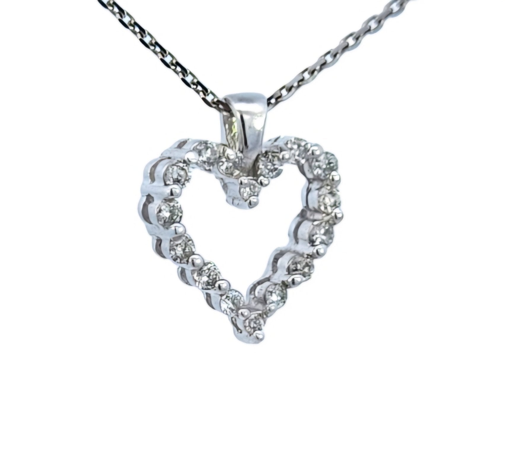 White Gold Heart Shape Diamond Pendant. 14k, 1.3gr, TDW: 0.18ct
