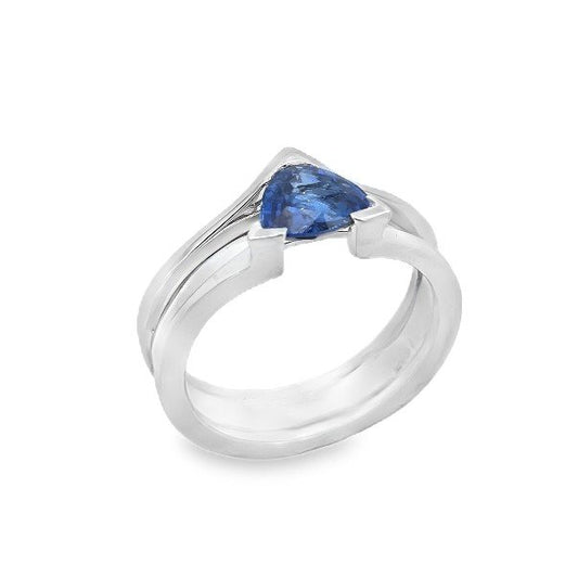 White Gold Triangle Shape Tanzanite Ring. 14k, 5.2gr, T: 0.75ct