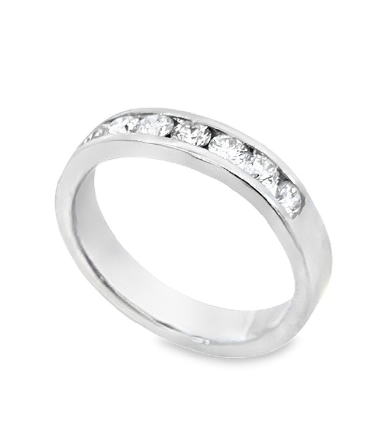 White Gold 7 Diamonds Band. 14k, 4.7gr, TDW: 0.50ct, VS1-2, EF