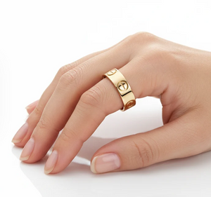 18K Yellow Gold Screw Motif Band Ring 5mm Hollow