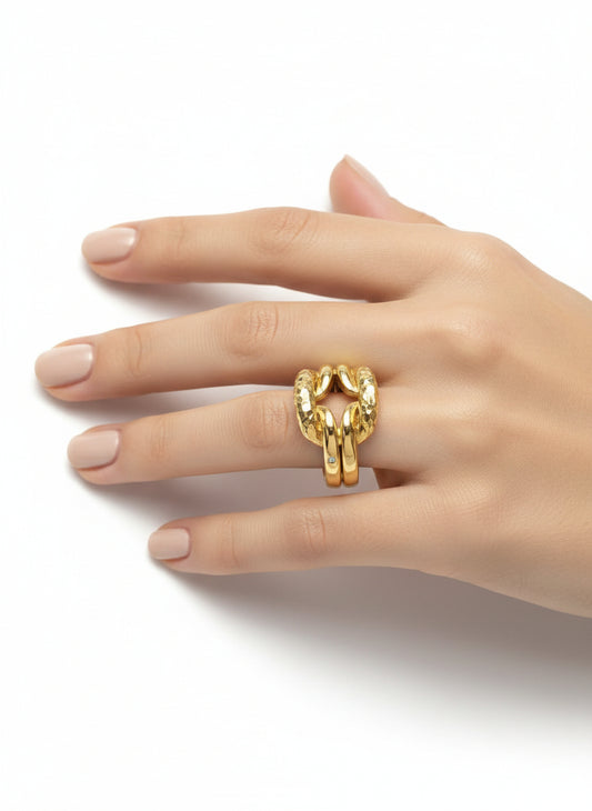 Italian Damiani knot Style Wide Ring with a Small Diamond on the shank. 18k - Resale