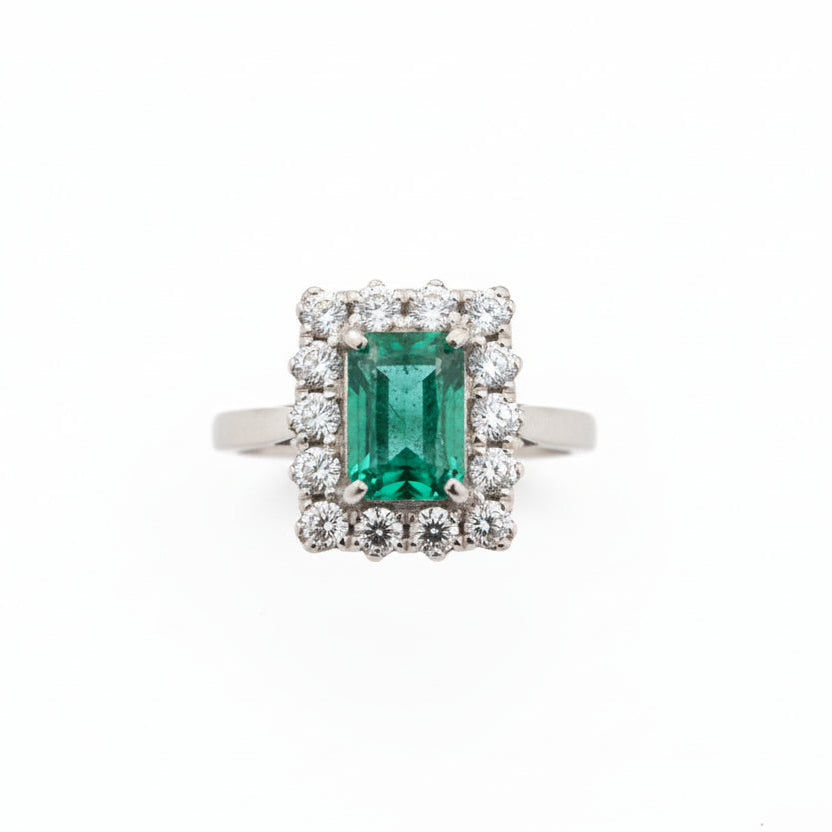 10k Vintage White Gold Emerald and Diamond Ring.