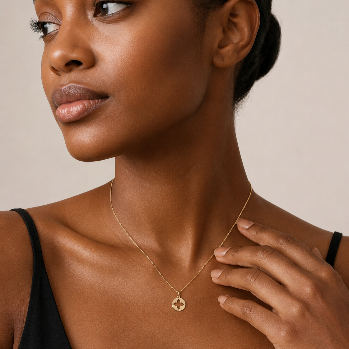 18K Yellow Gold Star Cutout Disc Pendant
