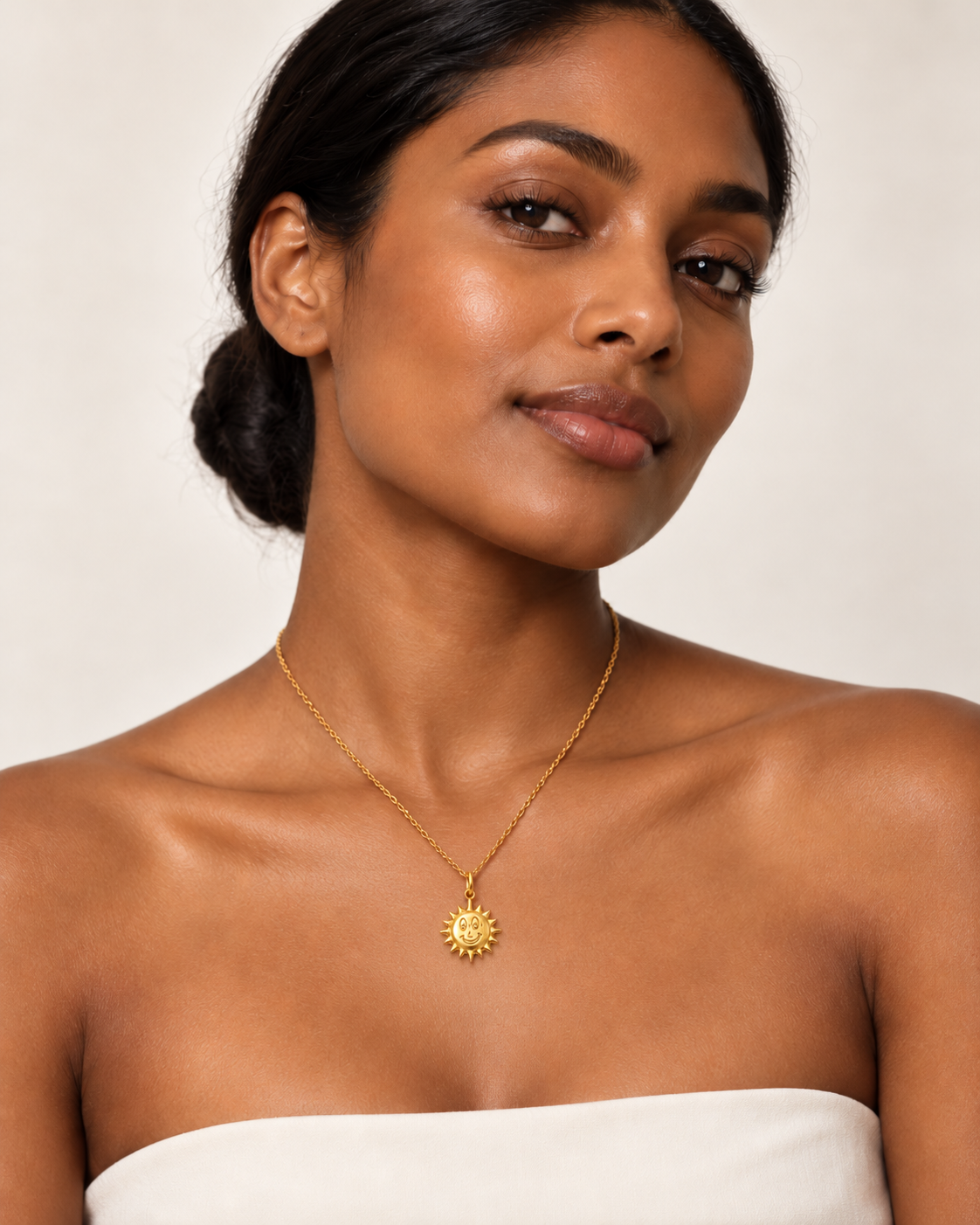 18K Yellow Gold Smiling Sun Pendant
